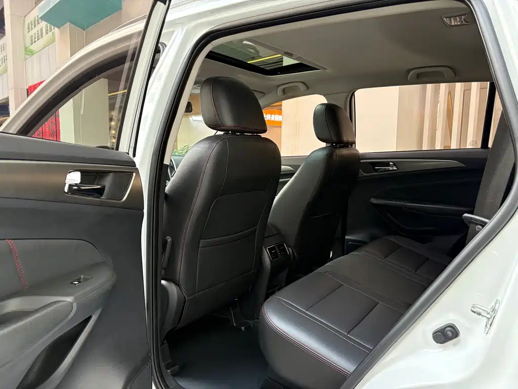 Changan CS75 1.8 T Auto Distinguished CN-V