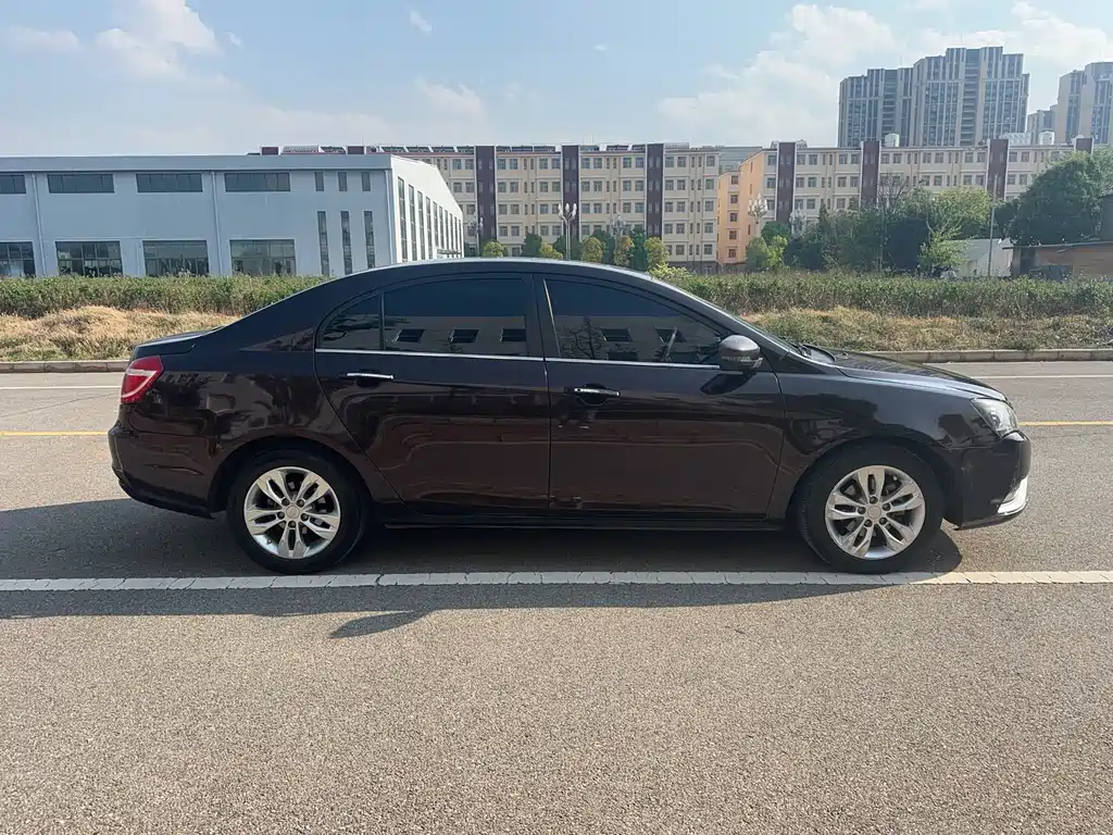 Emgrand Sedan 1.3 T CVT Upward
