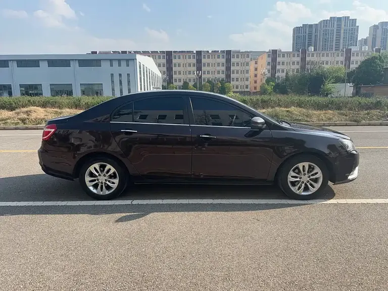 Geely Emgrand Sedan 1.3 T CVT Upward