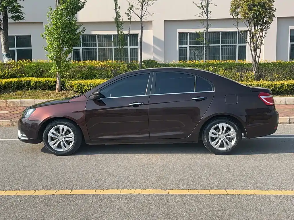 Emgrand Sedan 1.3 T CVT Upward