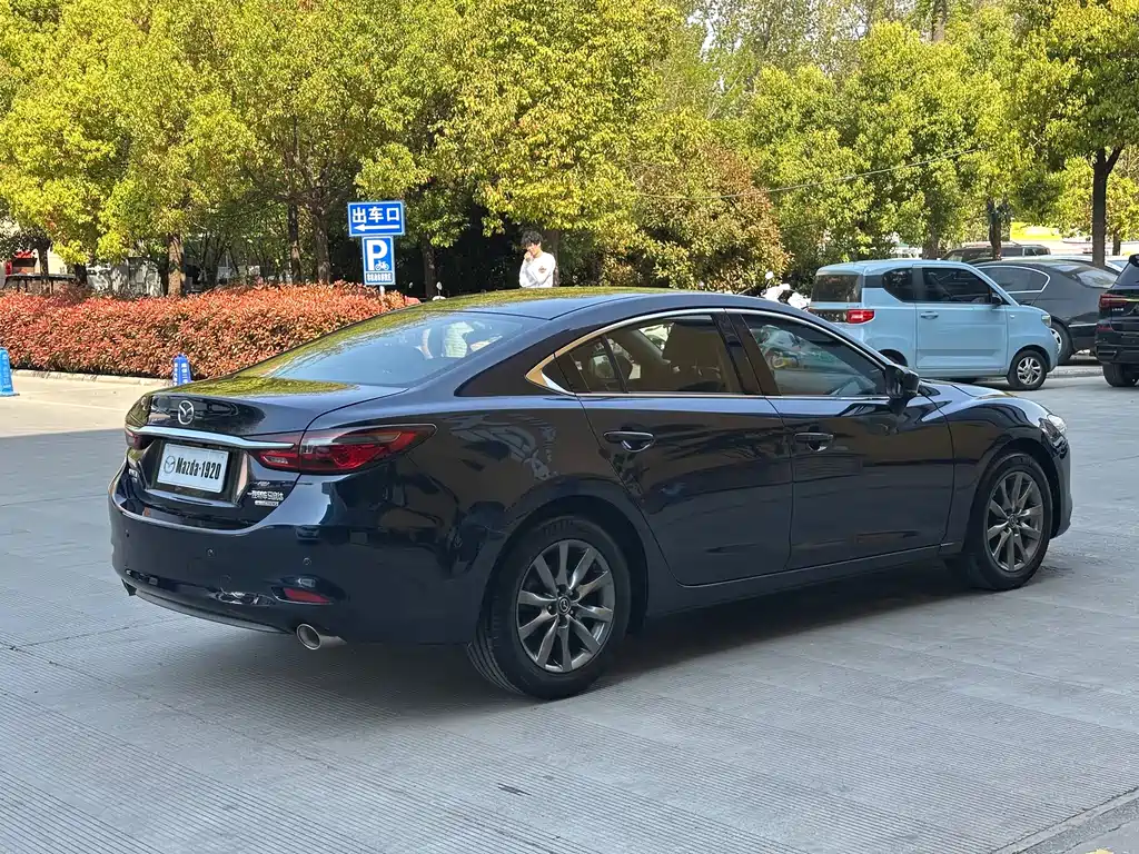Atenza 2.0 L Blue Sky Luxury