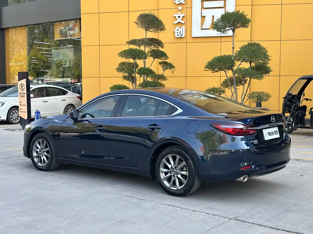 Atenza 2.0 L Blue Sky Luxury