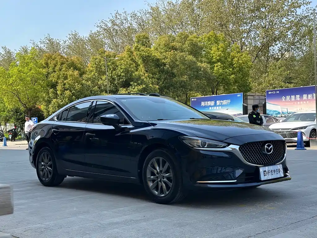 Atenza 2.0 L Blue Sky Luxury