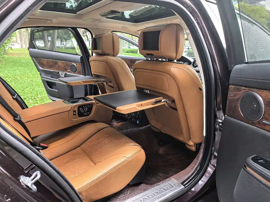 Jaguar XJ XJL 3.0 SC 2 WD Premium Business