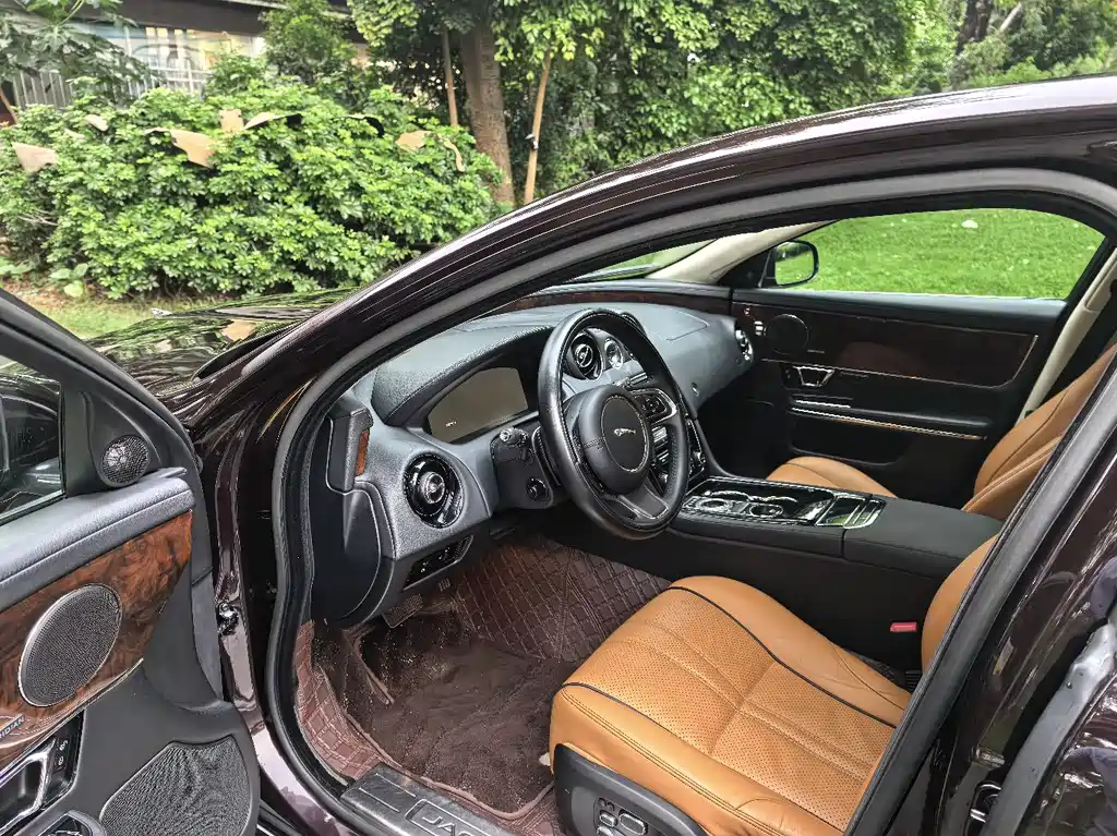 Jaguar XJ XJL 3.0 SC 2 WD Premium Business
