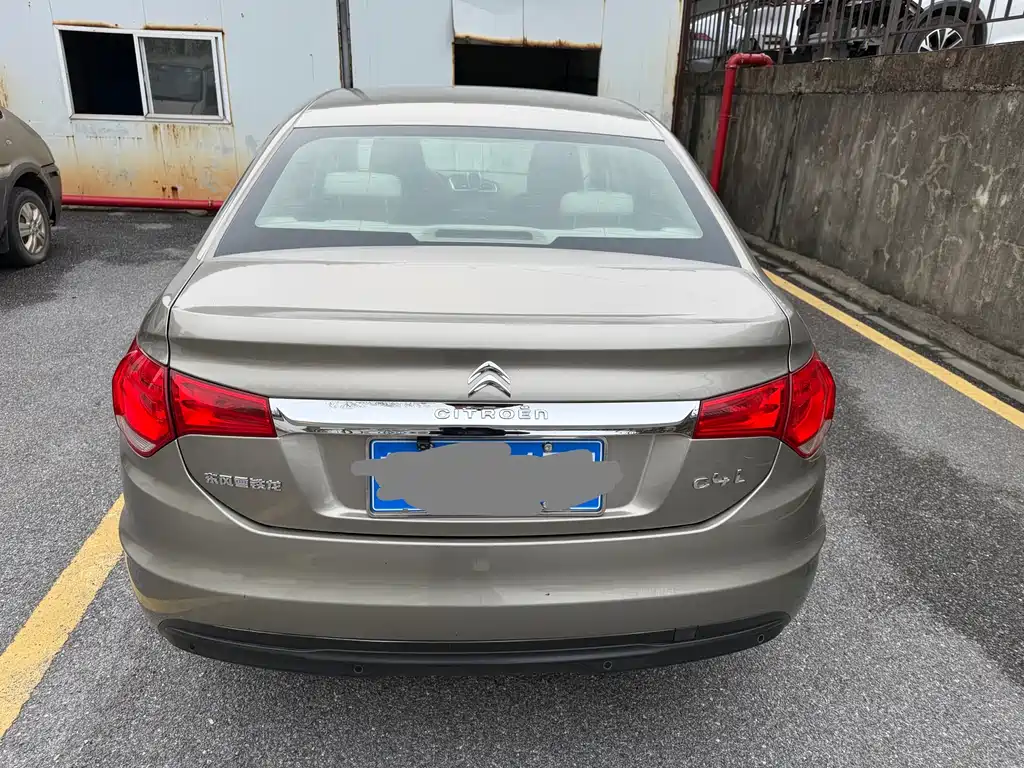 Citroen C4 L 1.8 L Manual Leading