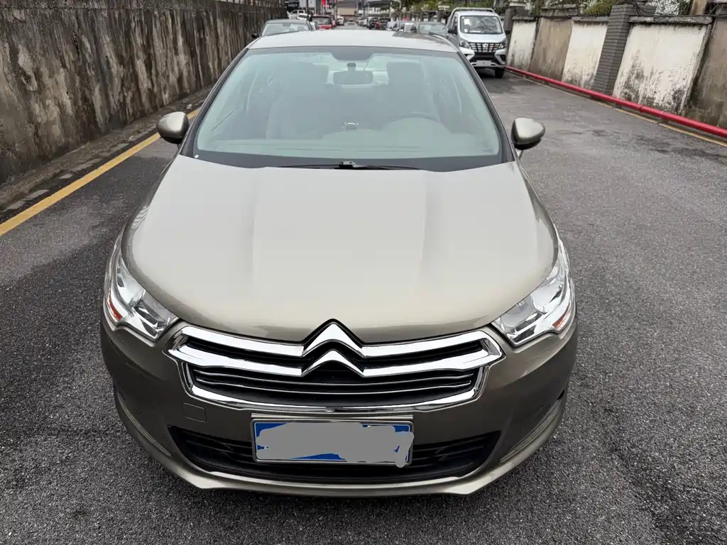Citroen C4 L 1.8 L Manual Leading
