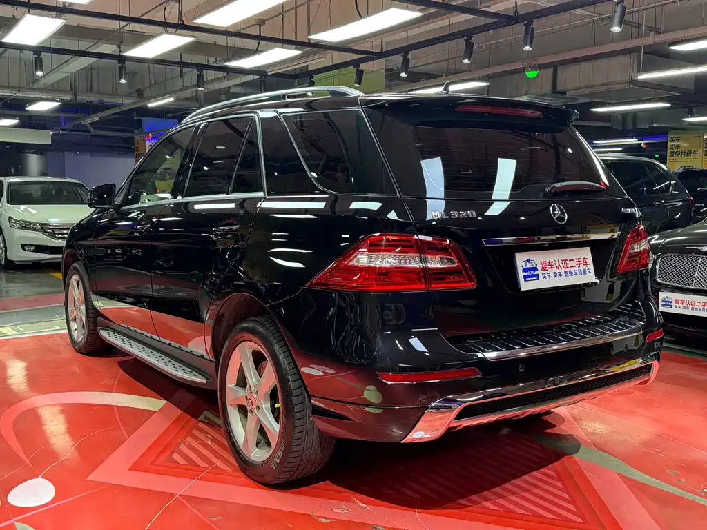 Mercedes-Benz M-Class ML 320 4 MATIC