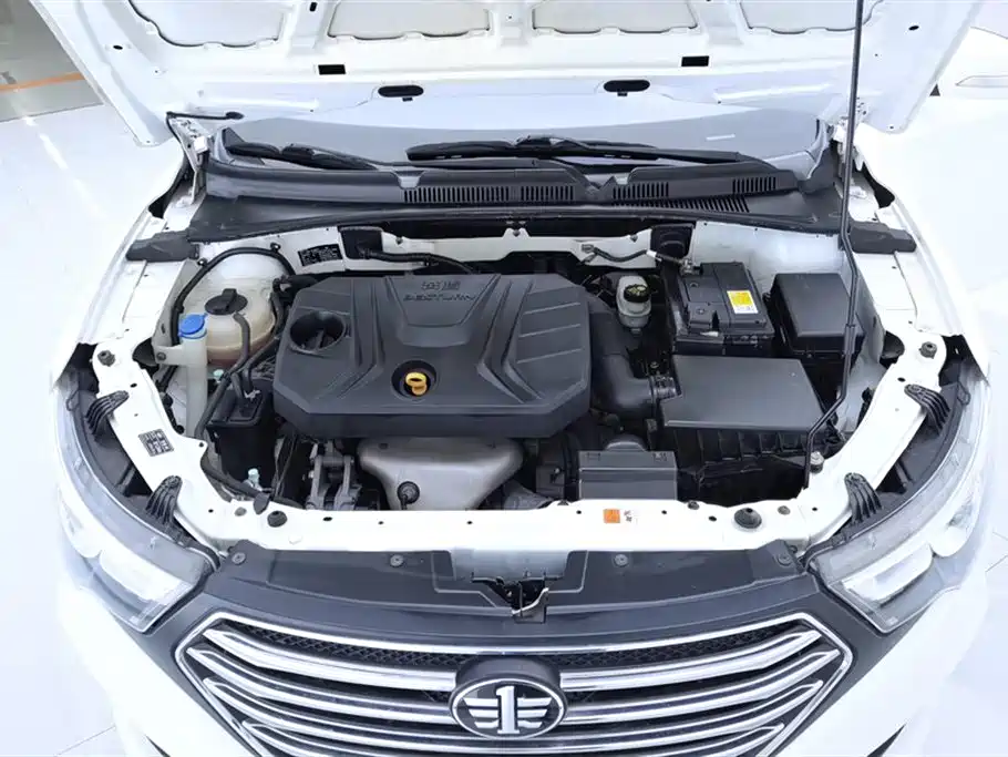 Besturn B30 1.6 L Manual Luxury