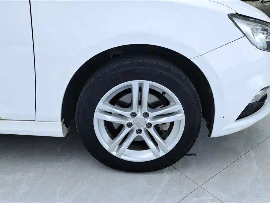 Besturn B30 1.6 L Manual Luxury