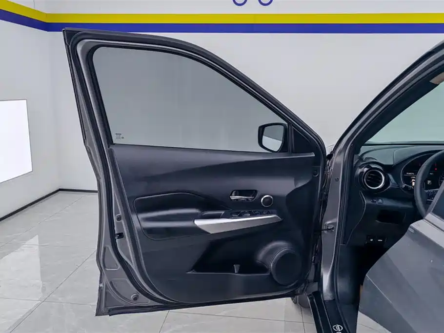 Kicks 1.5 L CVT Smart Travel