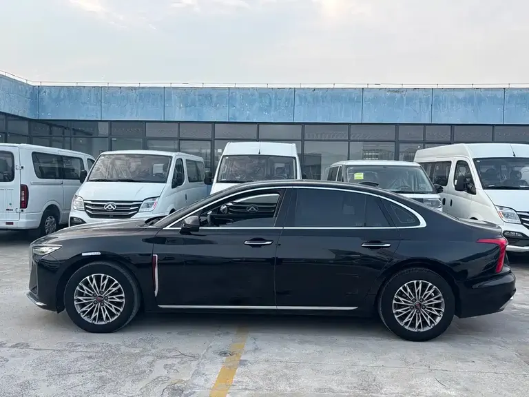 Hongqi H5 1.5 T DCT Connected Flagship Charm