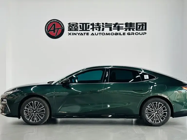 Geely Galaxy Xingyao 8 130 km EM-i Premium