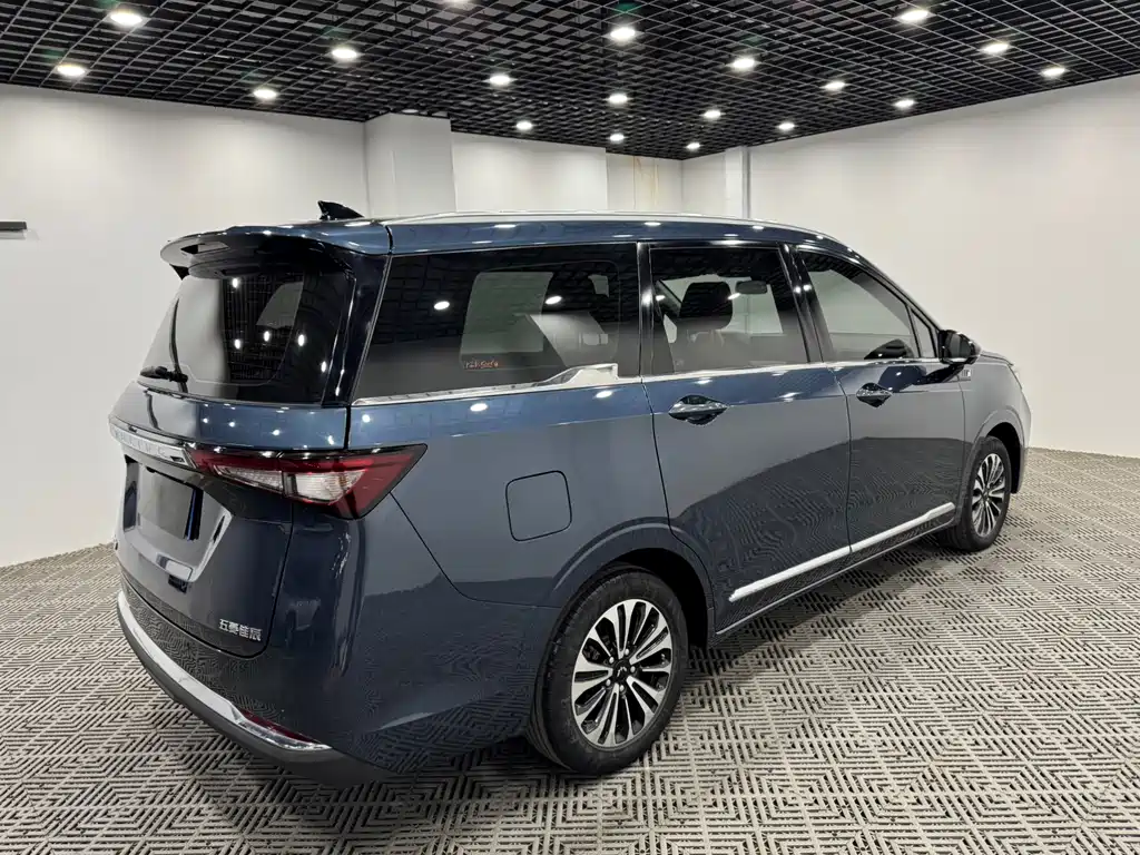 Wuling Jiachen 1.5 T CVT Premium Flagship