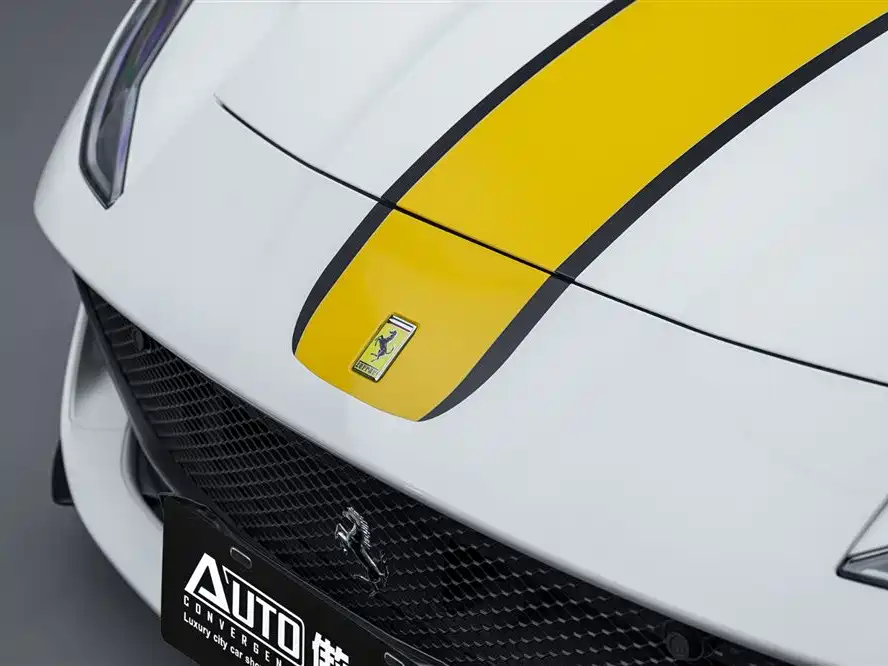 Ferrari 812 6.5 L Superfast