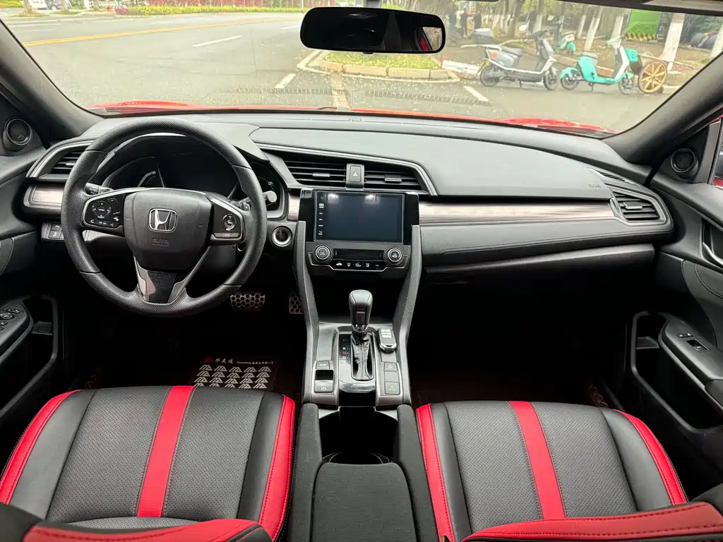 Civic HATCHBACK 220 TURBO CVT Trend Cool Control