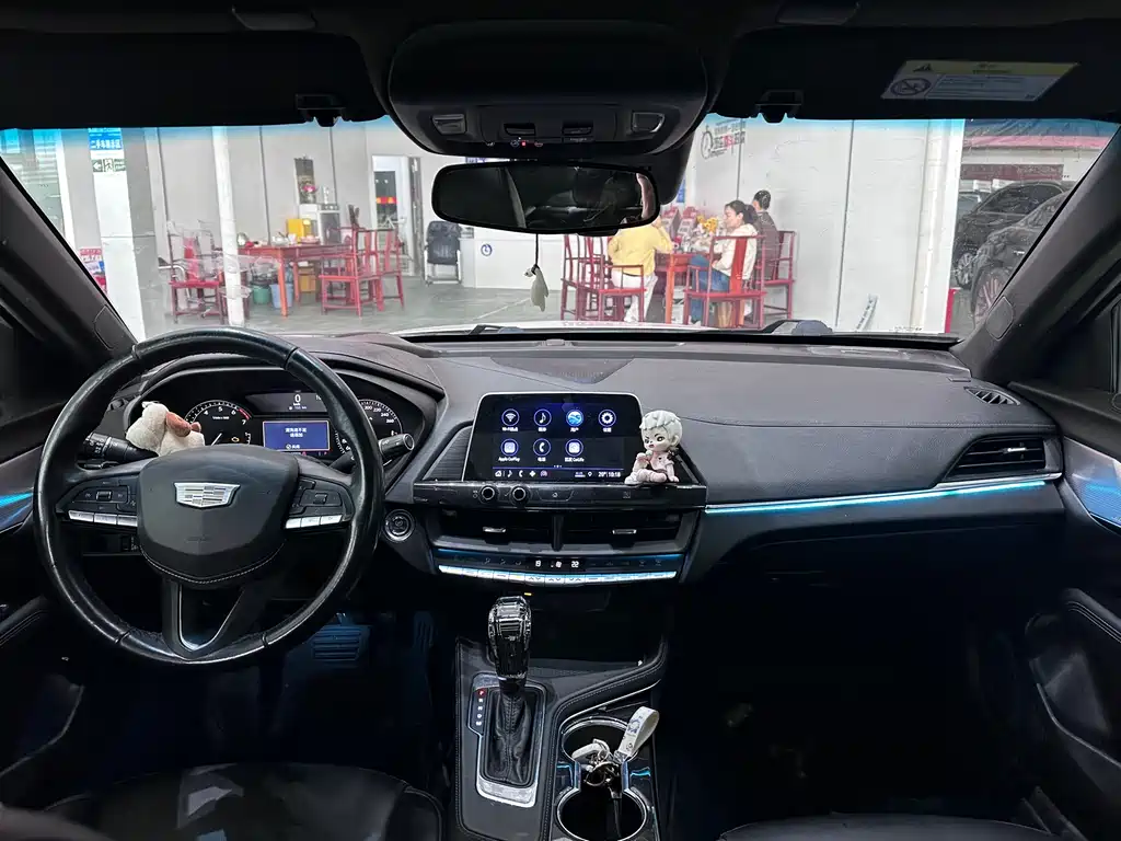 Cadillac CT4 28 T Fashion