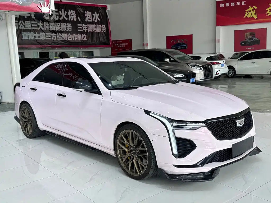Cadillac CT4 28 T Fashion