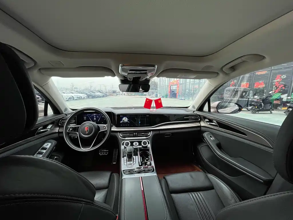 Hongqi H9 2.0 T Connected Flagship Enjoyment