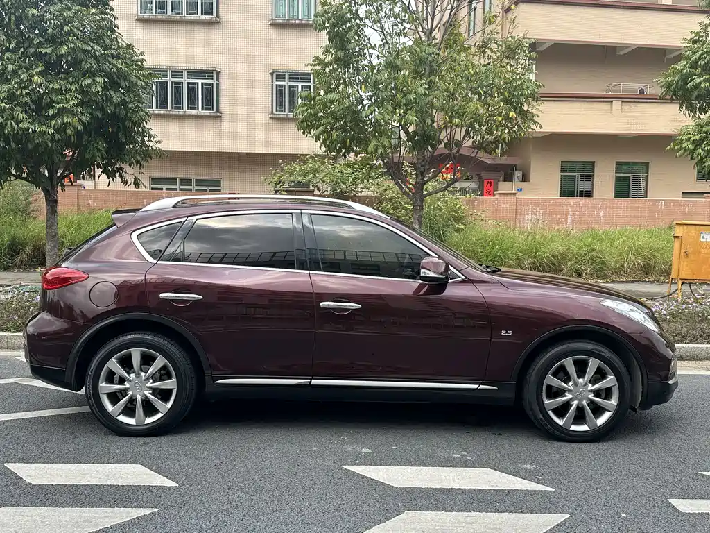 Infiniti QX50 2.5 L Comfort