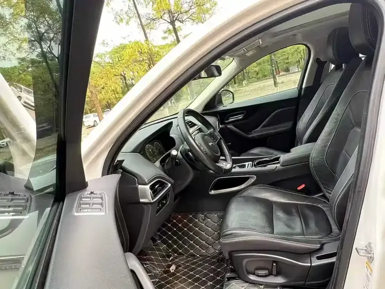 Jaguar F-PACE 2.0 T 2 WD R-Sport Sport