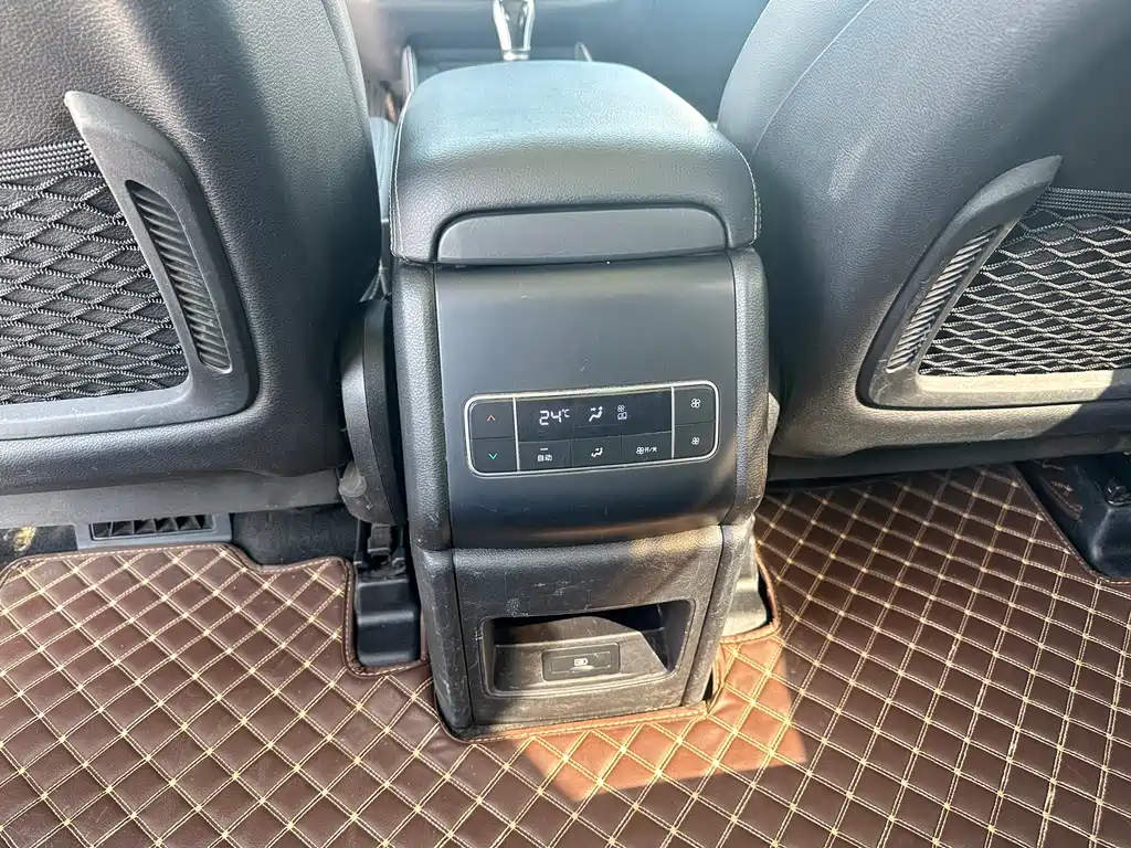 Tang 2.0 T Auto Connected Honored 7-seat CN-V