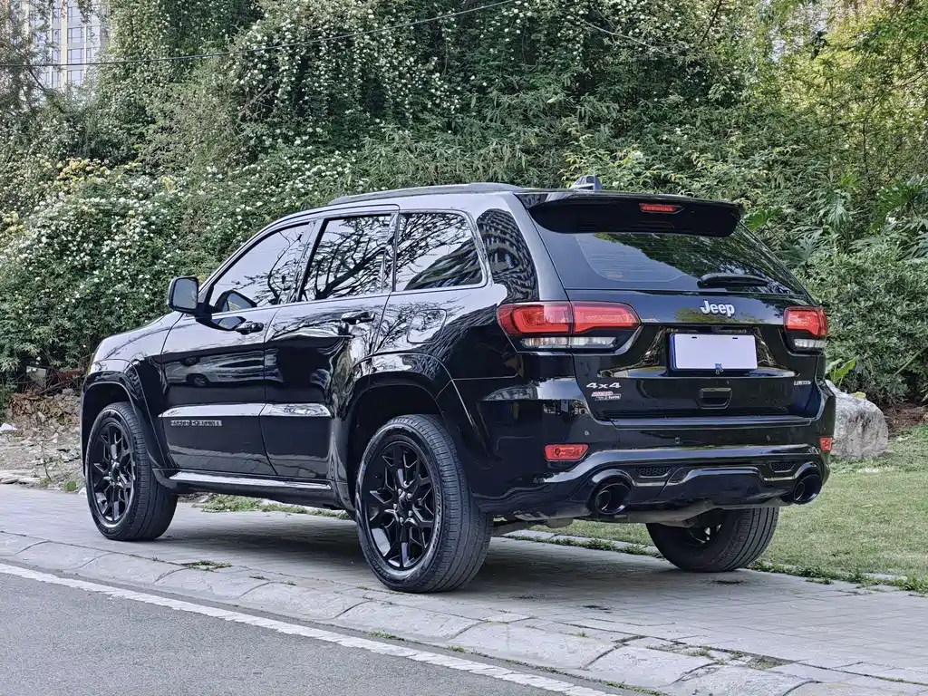 Grand Cherokee (Import) 3.0 L Elite Navigation