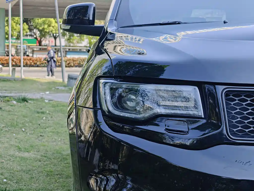 Grand Cherokee (Import) 3.0 L Elite Navigation