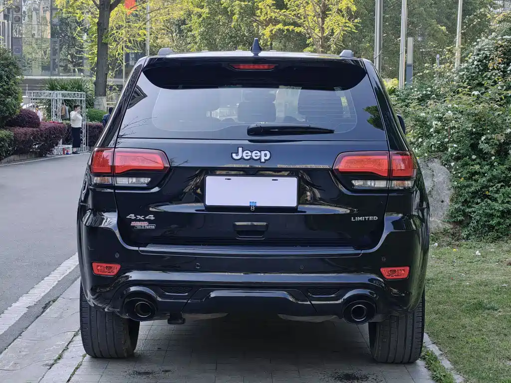 Grand Cherokee (Import) 3.0 L Elite Navigation