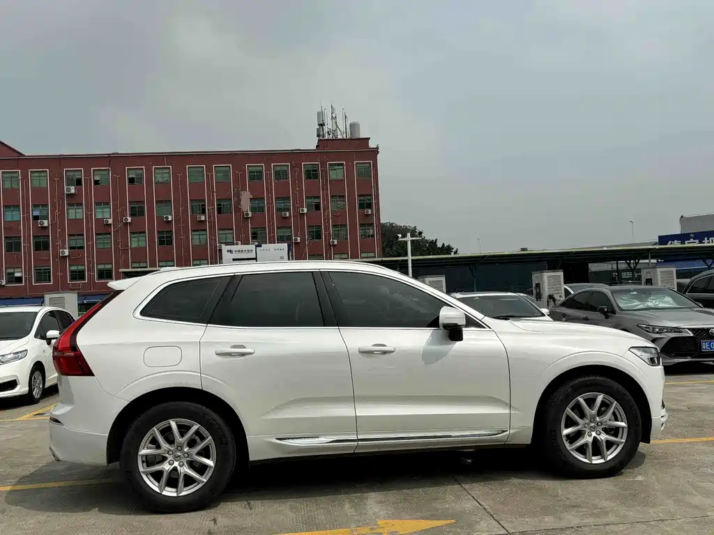 Volvo XC60 T5 4 WD Smart Ease Luxury