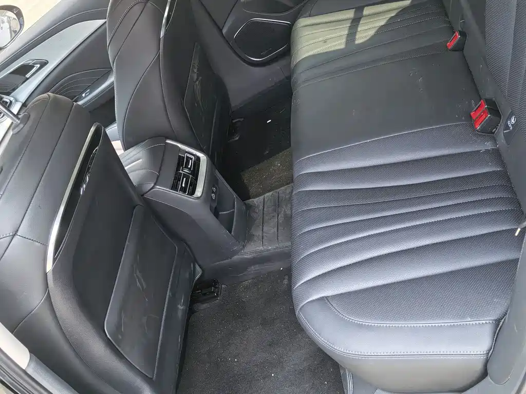 Hongqi H5 1.5 T DCT Flagship Charm