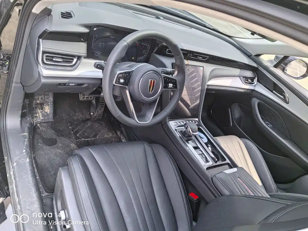 Hongqi H5 1.5 T DCT Flagship Charm