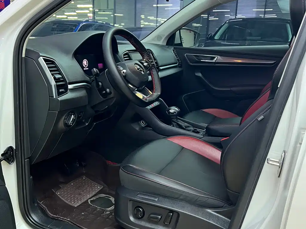 Karoq TSI280 Luxury Enjoyment