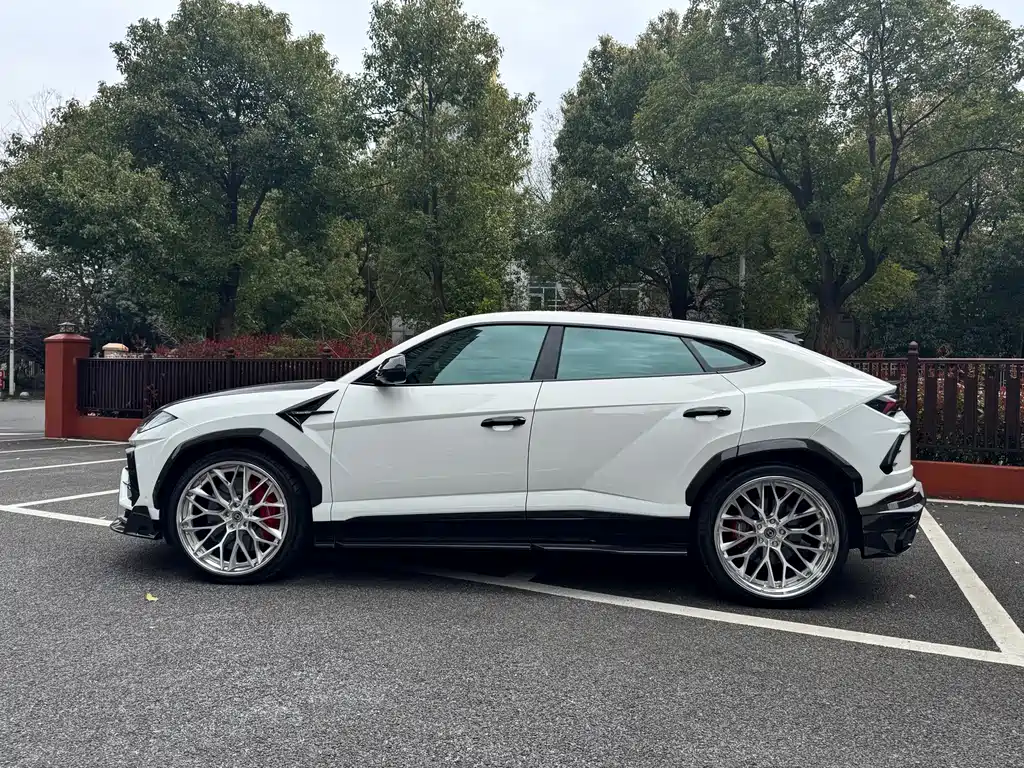 Urus 4.0 T V8