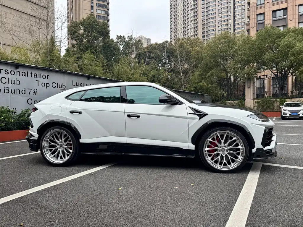 Urus 4.0 T V8