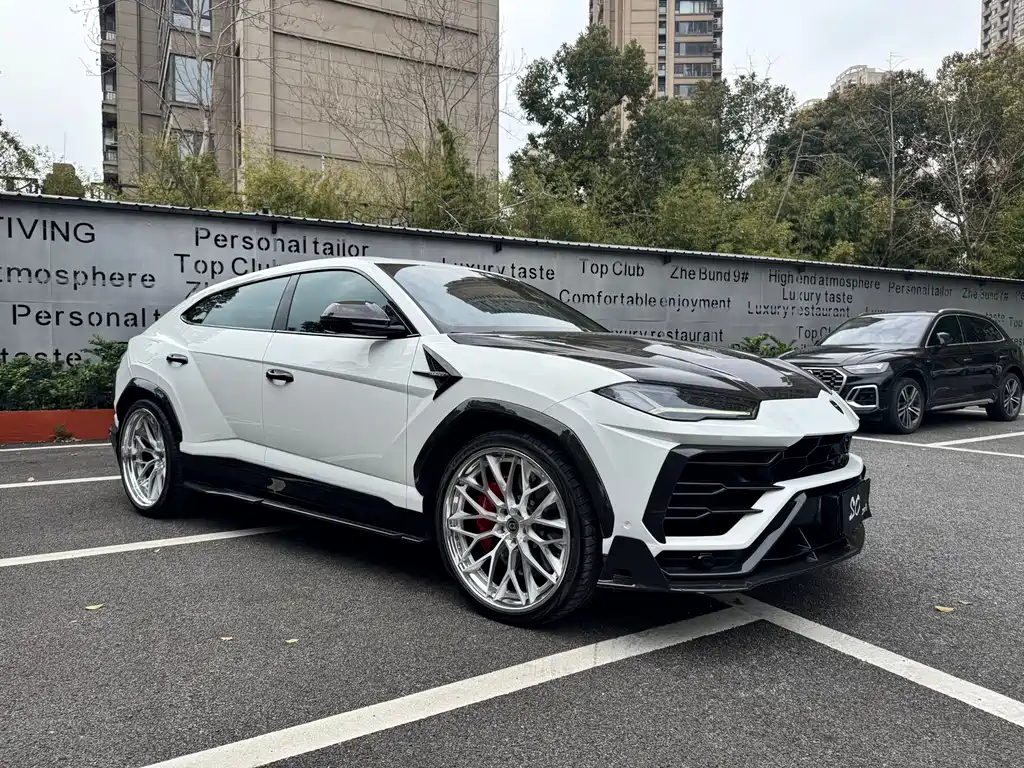 Urus 4.0 T V8