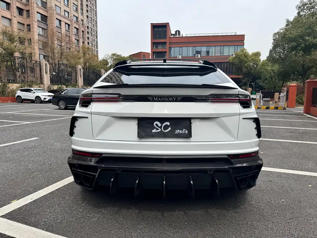 Urus 4.0 T V8