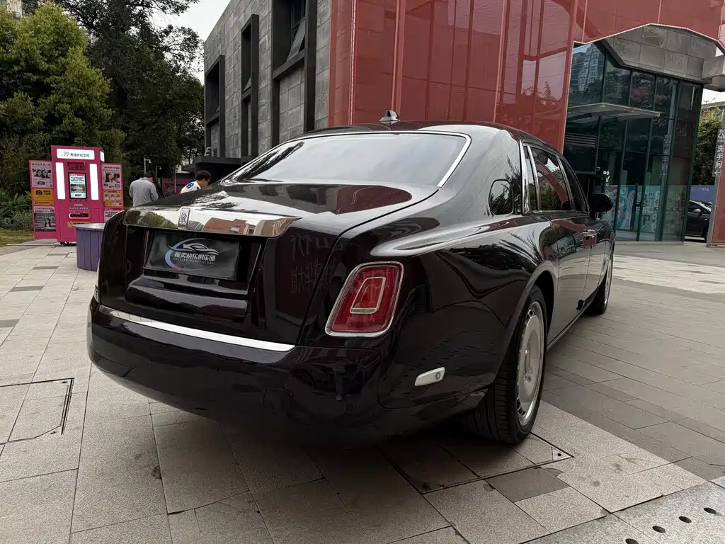 Phantom 6.7 T LWB Range
