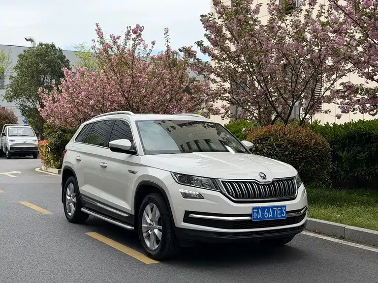 Skoda Kodiaq Facelift TSI330 5-seat 2 WD Comfort