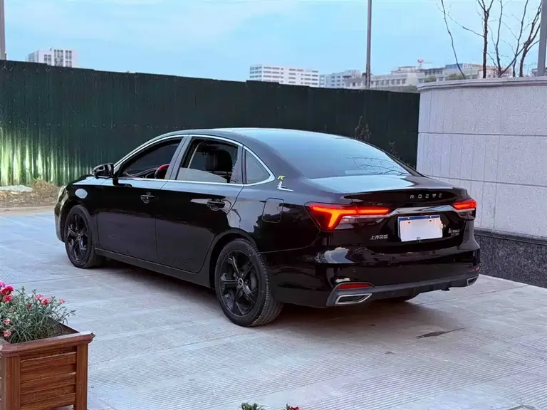 Roewe i6 MAX 荣威i6 MAX 2020款 300 TGI 自动爽酷天幕版