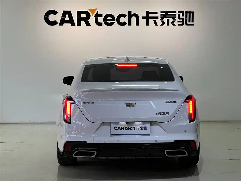Cadillac CT4 28 T Fashion