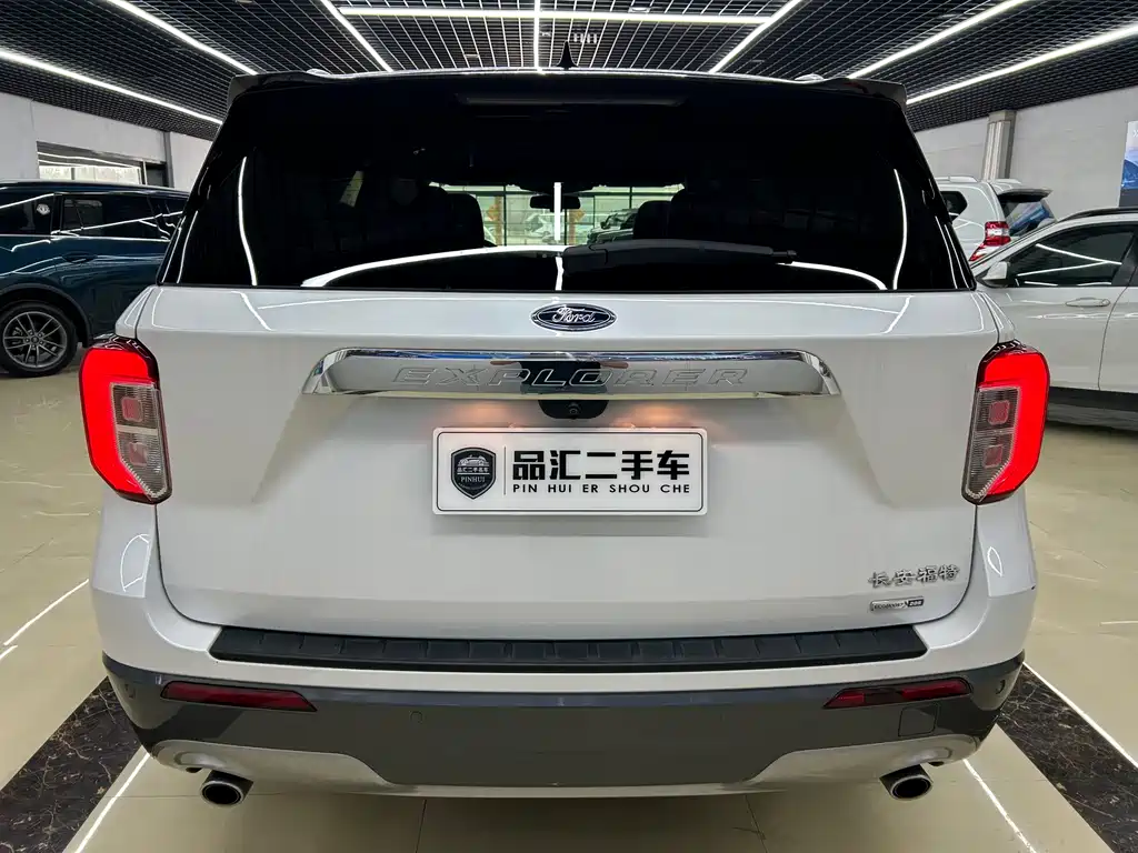 Explorer EcoBoost 285 4 WD Style 6-seat