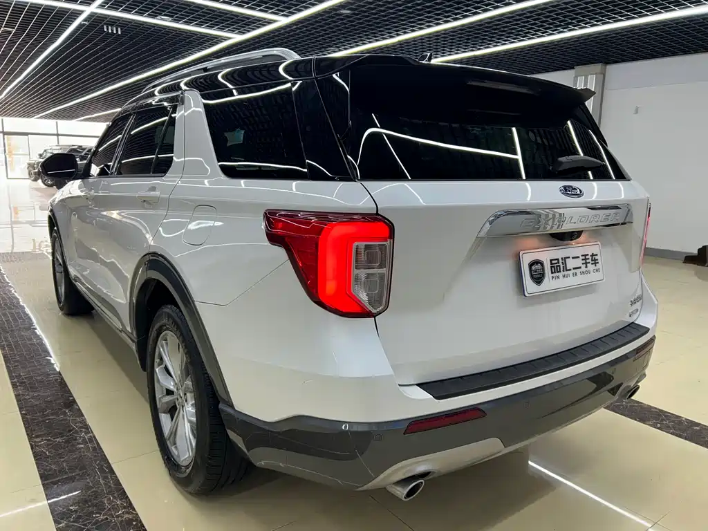 Explorer EcoBoost 285 4 WD Style 6-seat