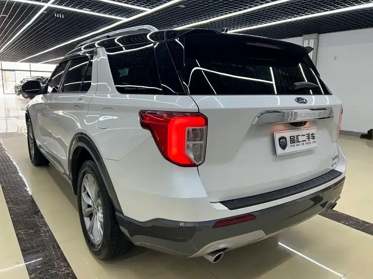 Ford Explorer EcoBoost 285 4 WD Style 6-seat