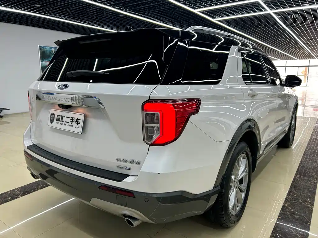 Explorer EcoBoost 285 4 WD Style 6-seat