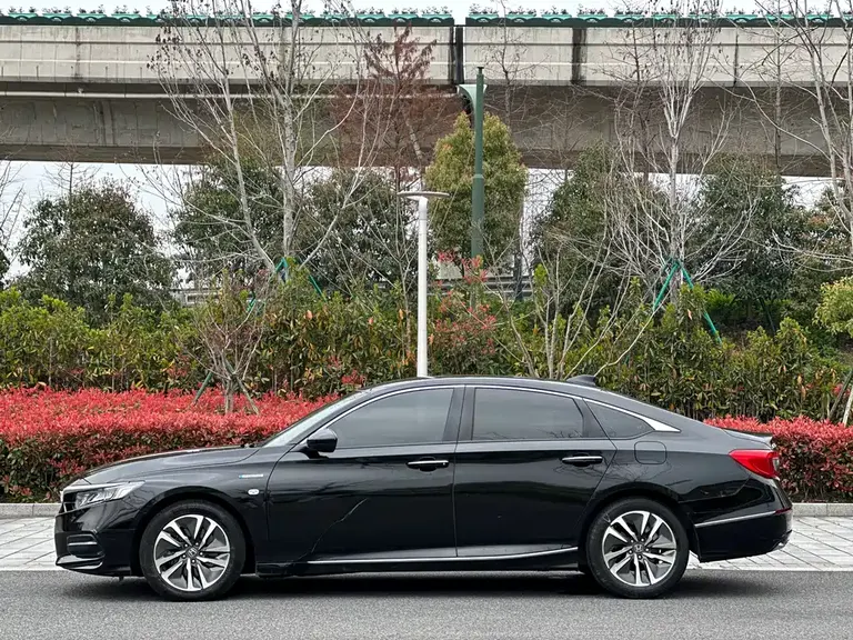 Honda Accord Sharp· Hybrid 2.0 L Sharp Cool CN-VI