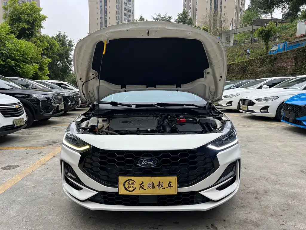 Focus Sedan EcoBoost 180 Auto ST Line