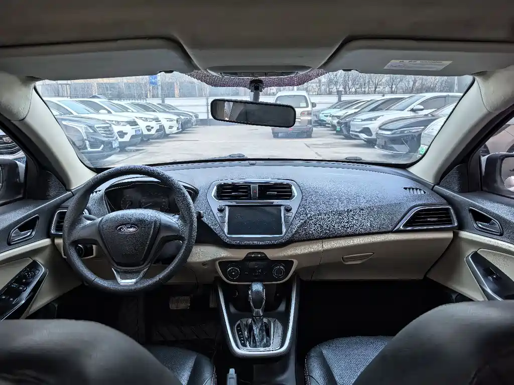 Escort Facelift 1.5 L Auto Comfort