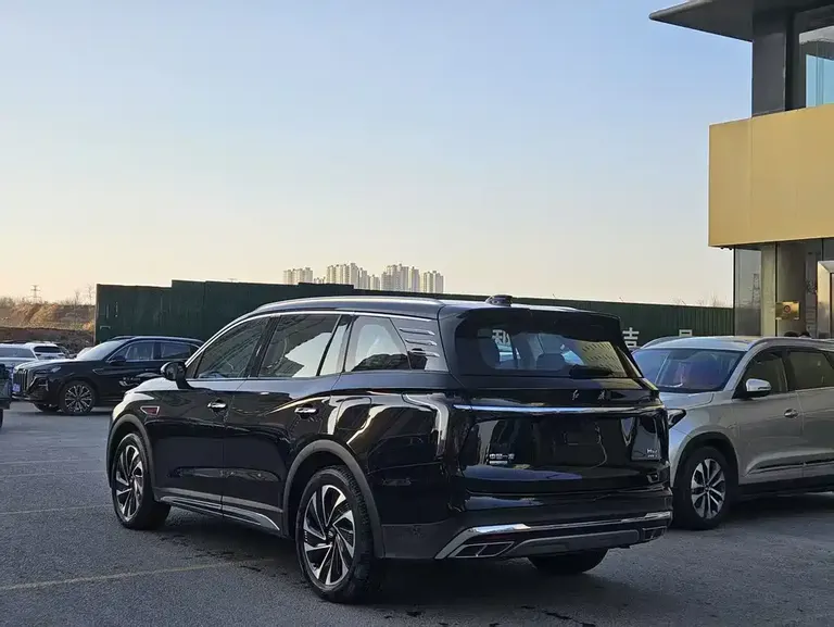 Hongqi HS7 PHEV 2.0 T PHEV 4 WD Flagship Smooth 6-seat