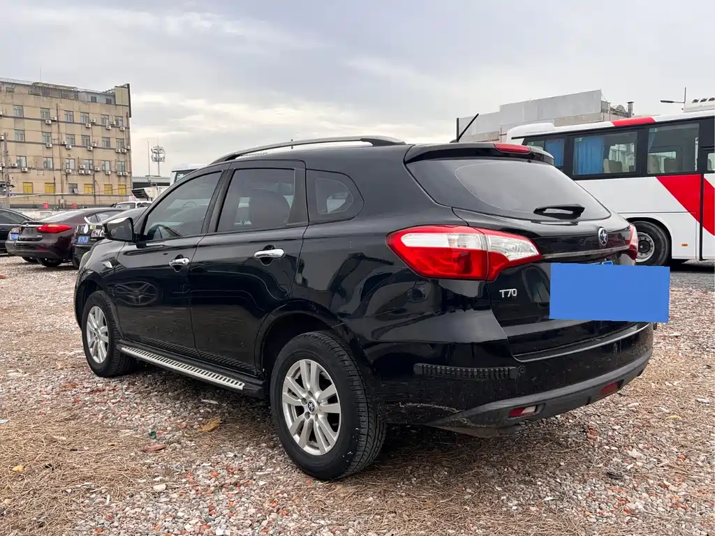 Venucia T70 启辰T70 2016款 2.0 L 手动睿趣版